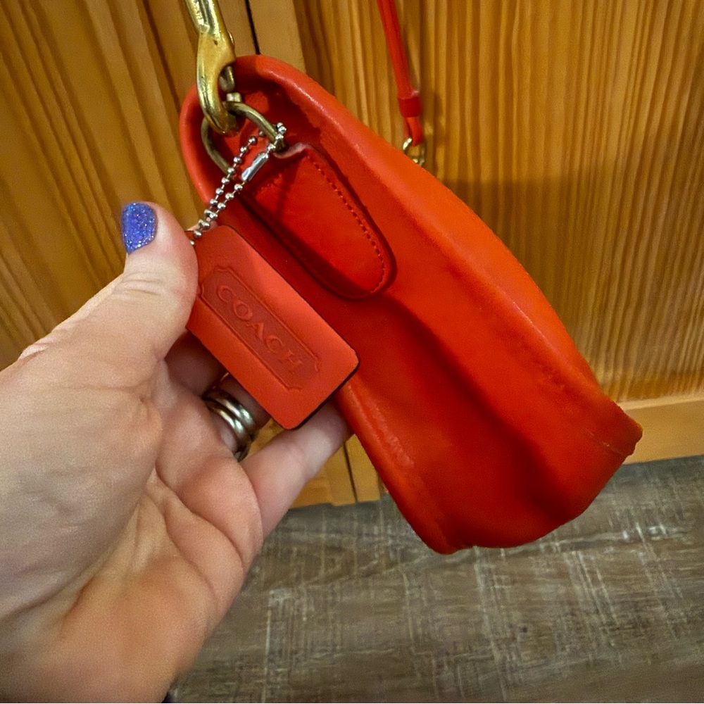 LAST CHANCE CLOSET CLOSING Vintage USA Coach Swinger Coral Red Orange Leather - Picture 7 of 12